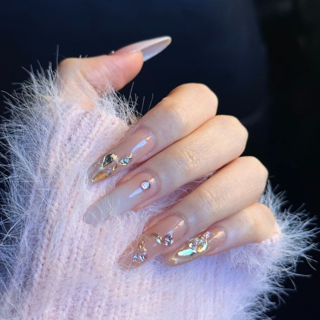 Künstlerische Designer-Nagelerweiterungen