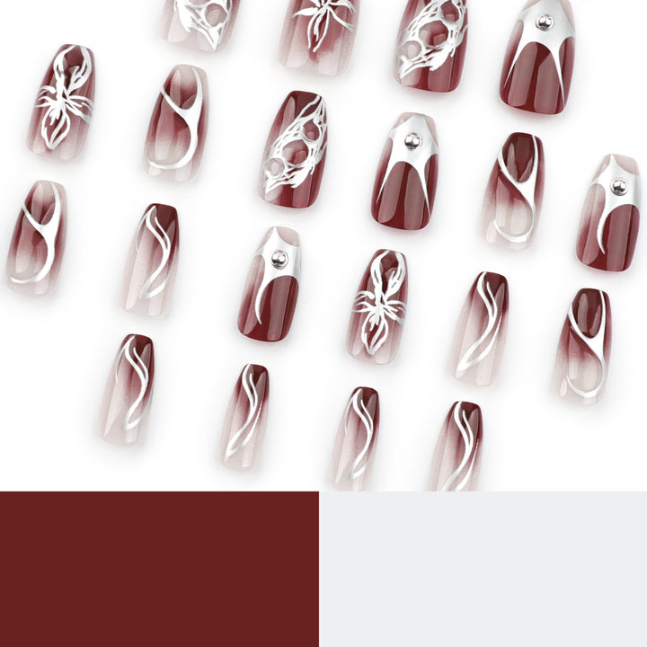 Kunstvolle Nagelverlängerungen mit filigranem Design Karnz