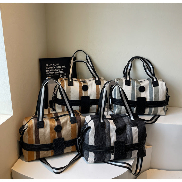 Stylische gestreifte Wochenend-Duffel-Tasche Karnz