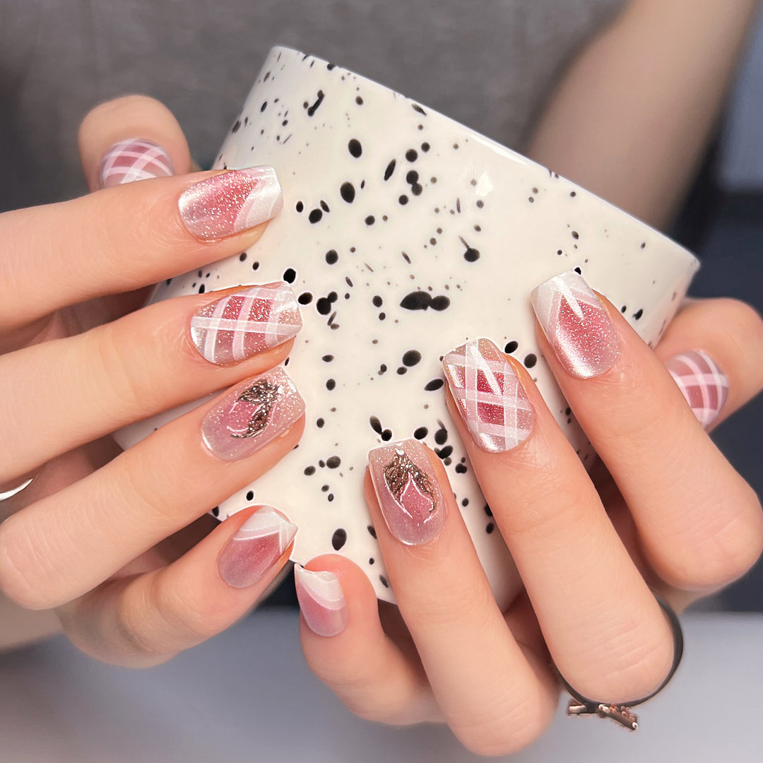 Nagelkunstset mit glamourösem Glitzer- und Schrägdesign Karnz