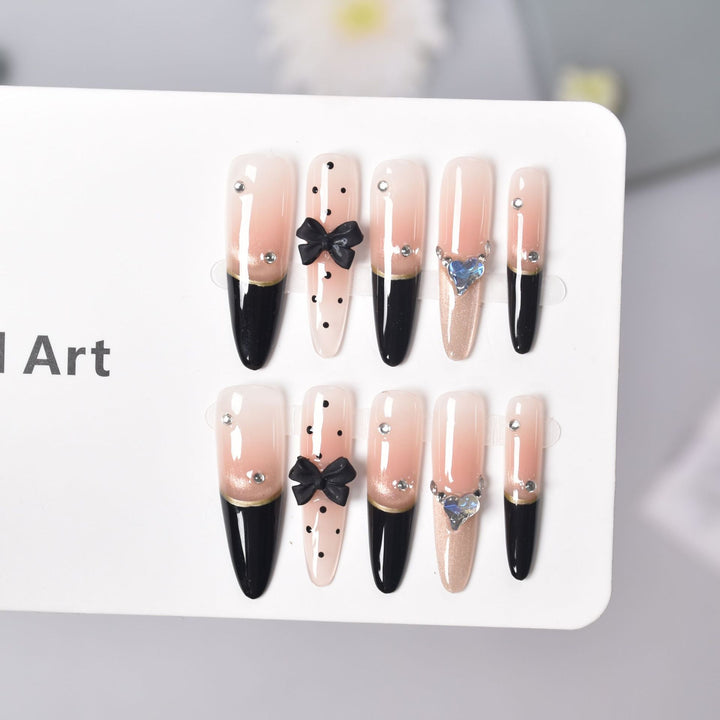 Elegante spitze Press-On-Nagelerweiterungen Karnz