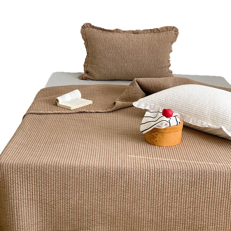 Texturiertes geripptes Steppbett-Überwurf-Set mit Rüschensaum-Kissenbezügen