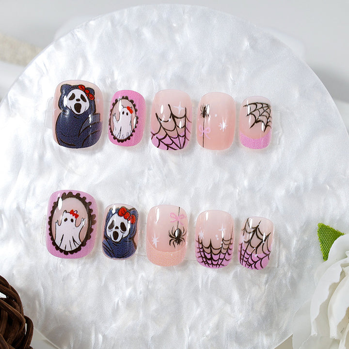 Kreatives Kunstnagelset mit Halloween Motiven Karnz