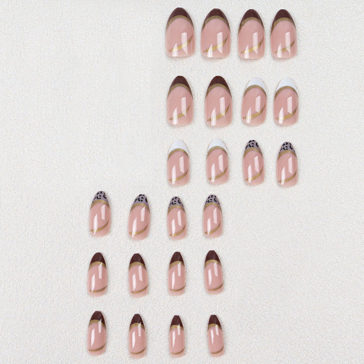 Elegante geometrische Nagelkunst