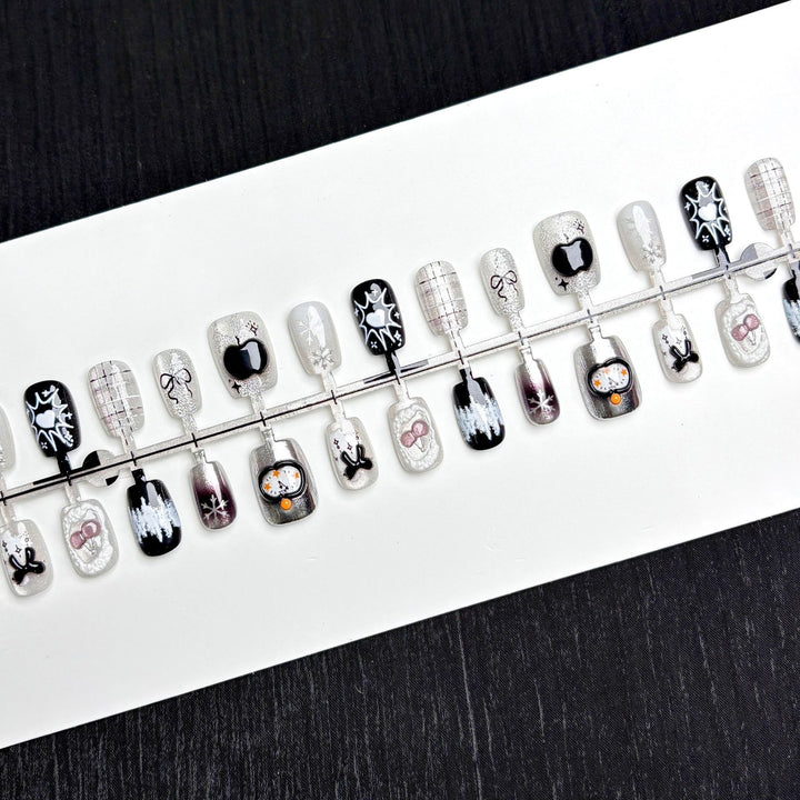 Künstlerisch thematisierte Press-On Nagelkollektion