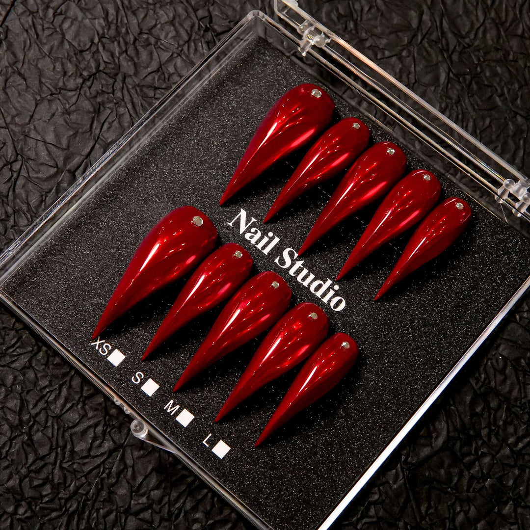 Stiletto Press-On Nail Set mit Edelstein Akzenten