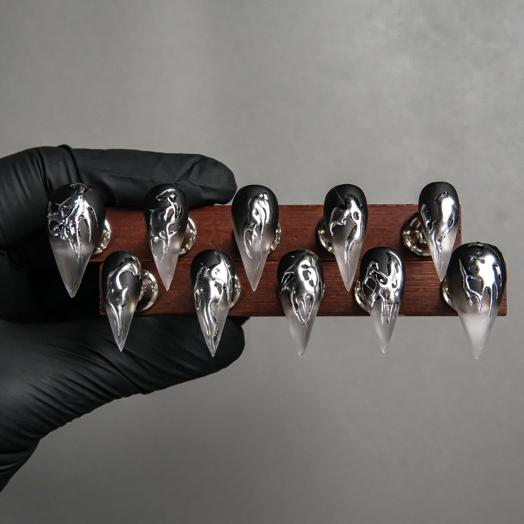Künstlerisches Stilett-Press-On-Nagelset mit einzigartigem gotischem Design