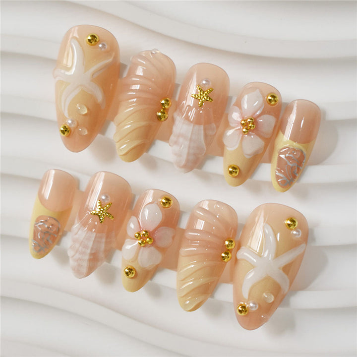 Elegantes Blumendesign-Nagelset Karnz