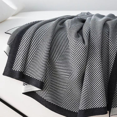 Gemütliche Strickdecke Karnz