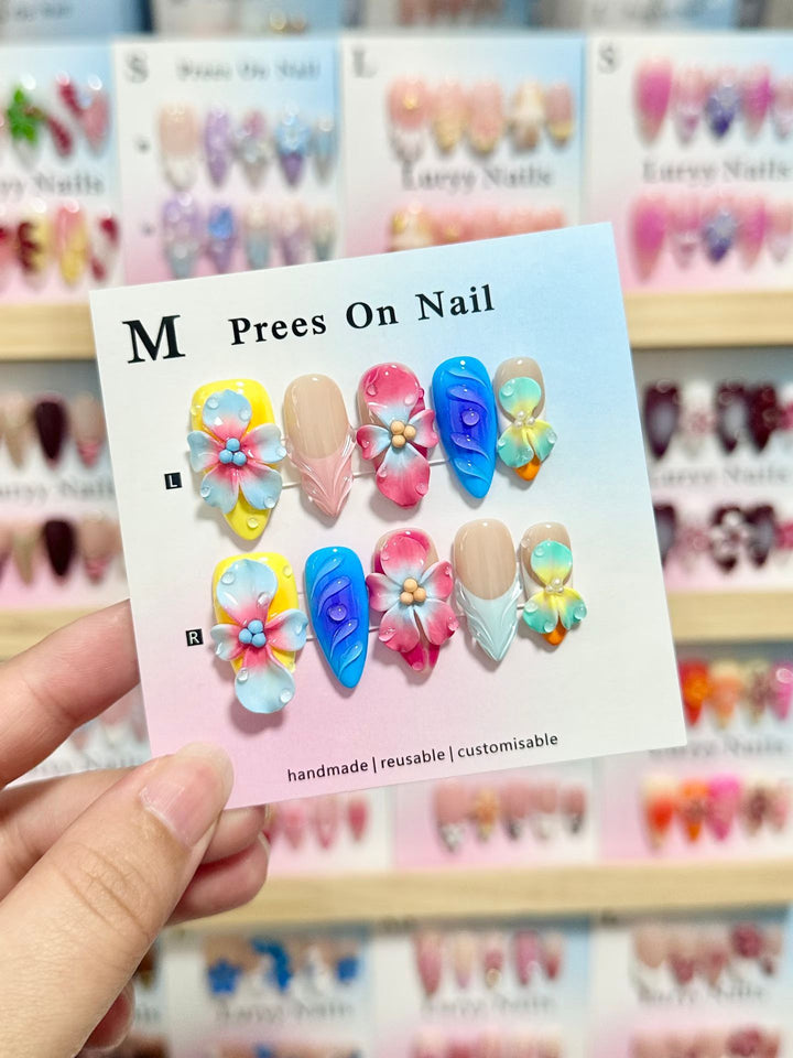 Künstlerische Florale Press-On Nagelkollektion