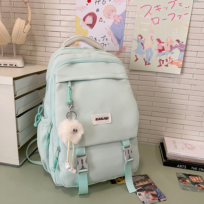 Stylische Multi-Funktions-Rucksack mit dekorativen Merkmalen Karnz