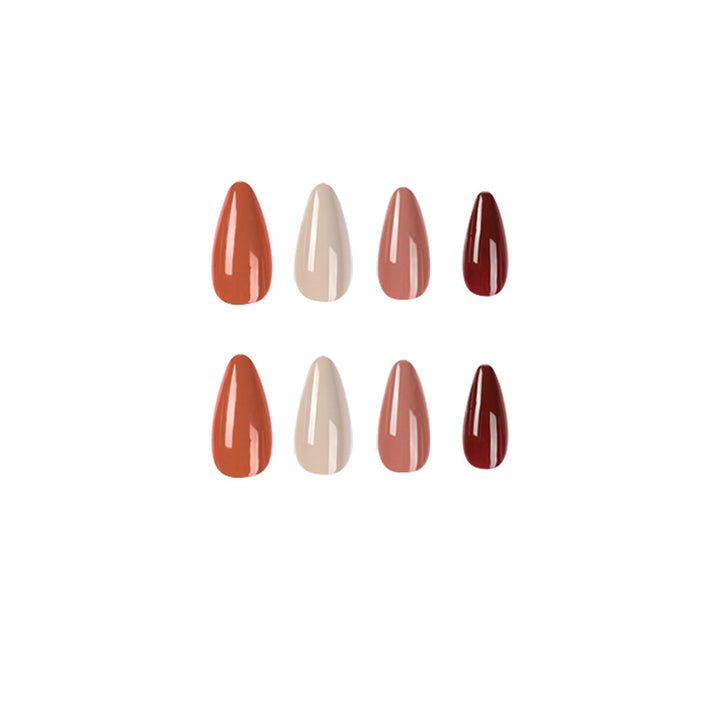Kreative Nagelkunst mit schicker Stiletto-Form Karnz