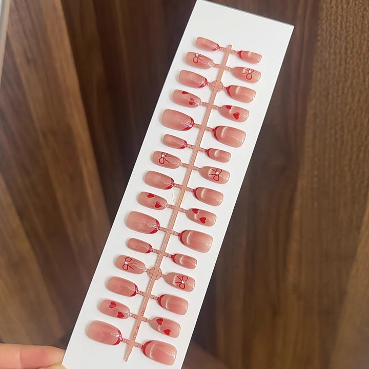 Dekorative Press-On Nagelspitzen Karnz