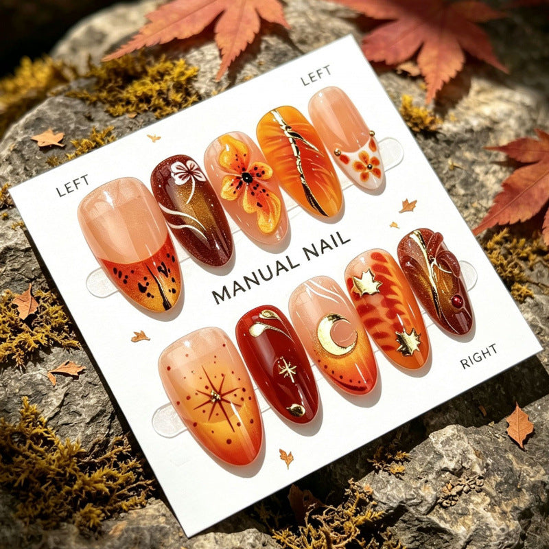 Künstlerisches Press-On-Nagelset mit floralen und abstrakten Designs