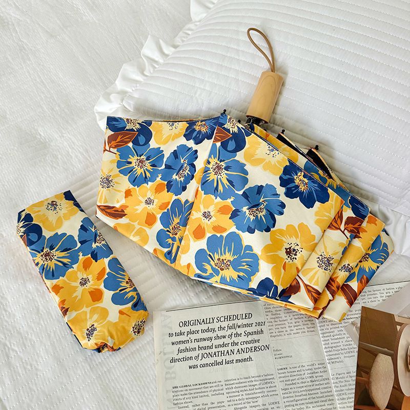 Damen Faltbarer Regenschirm mit detailliertem floralem Design Karnz