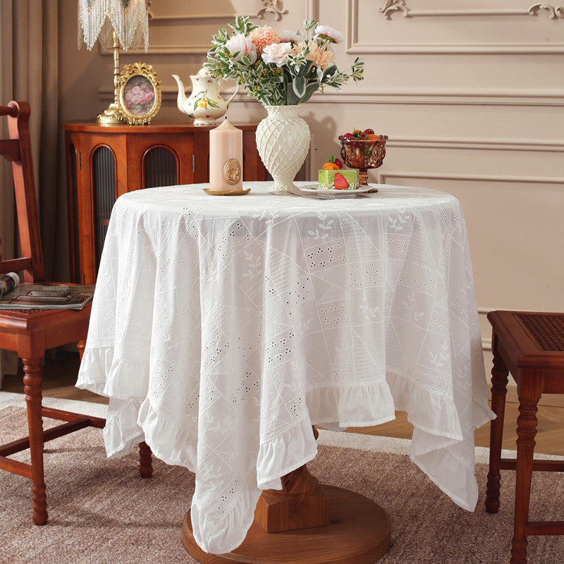 Elegante Rüschentischdecke