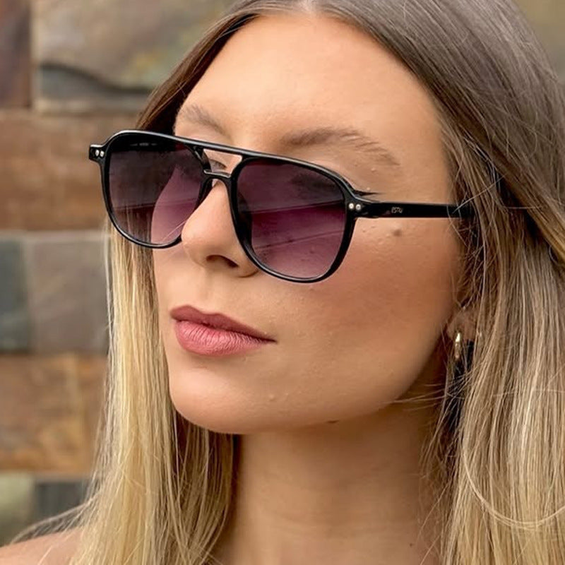 Damen moderne quadratische Sonnenbrille mit robustem Design und UV-Schutz Karnz