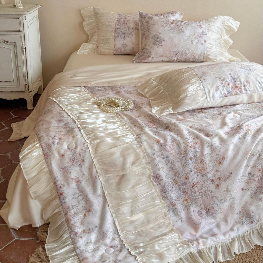 Satin-Bettwäschegarnitur im Vintage-Look mit Volant und floralem Jacquard Karnz