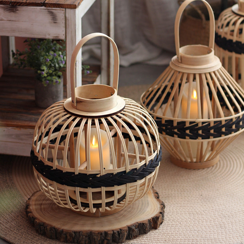 Dekorative Rattan-Laterne Karnz