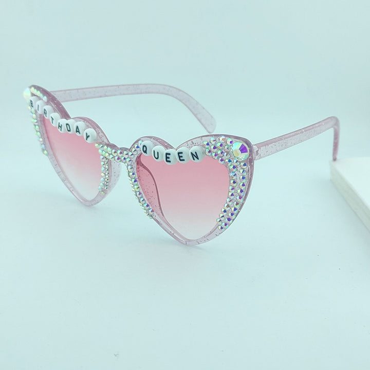 Damen Herzförmige Sonnenbrille mit außergewöhnlichem Dekor Karnz