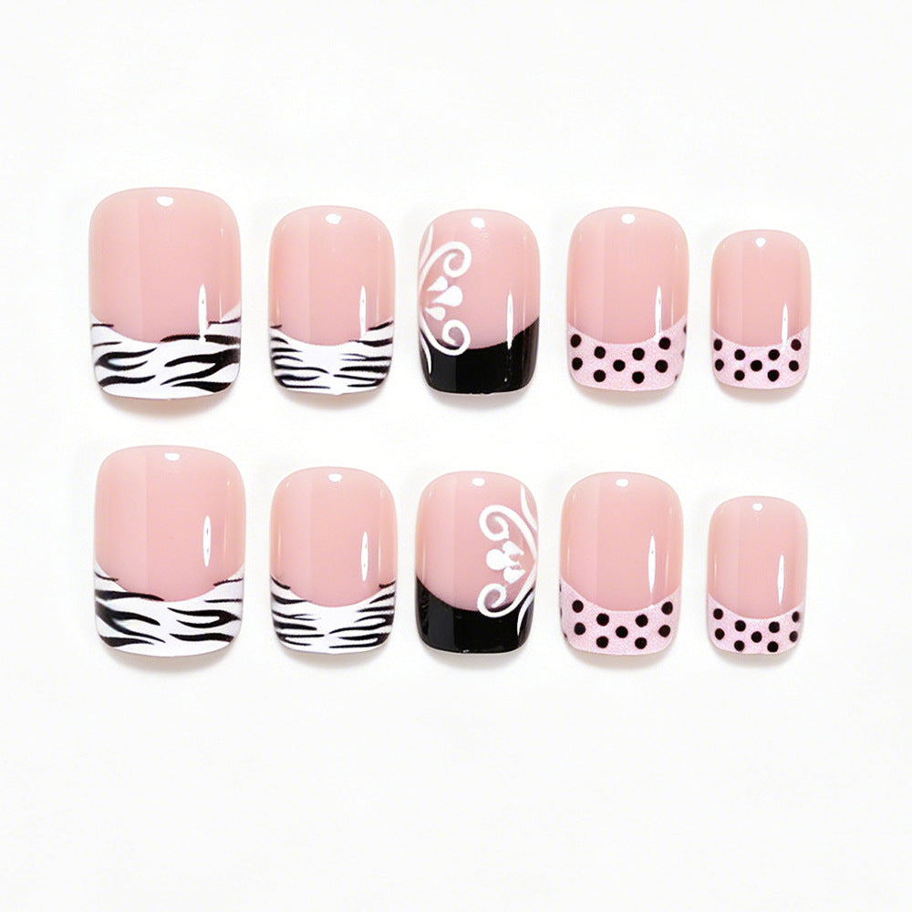 Künstlerische French Tip Nagelkunst Karnz