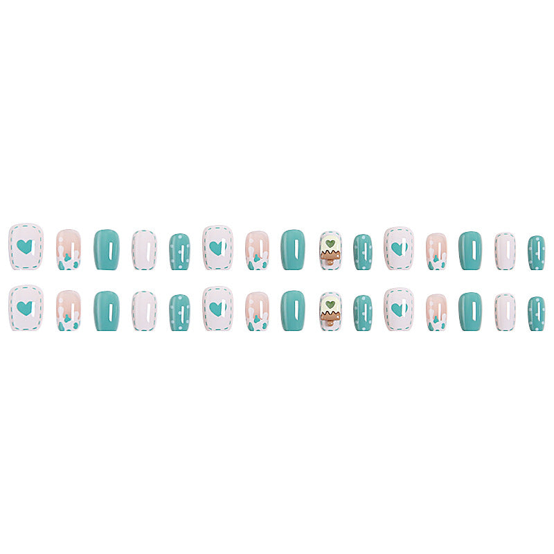 Kunstnagelset mit detailreichem Design Karnz
