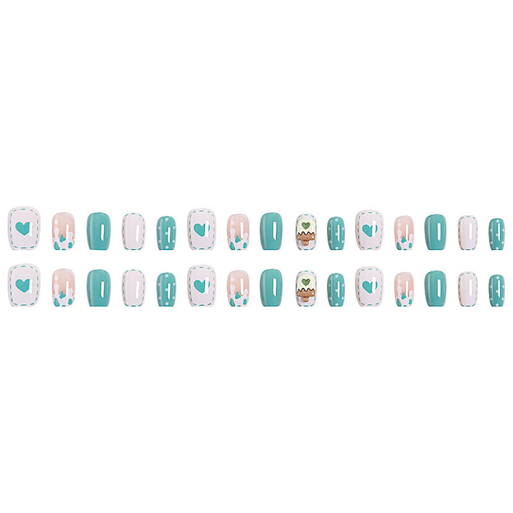 Kunstnagelset mit detailreichem Design Karnz