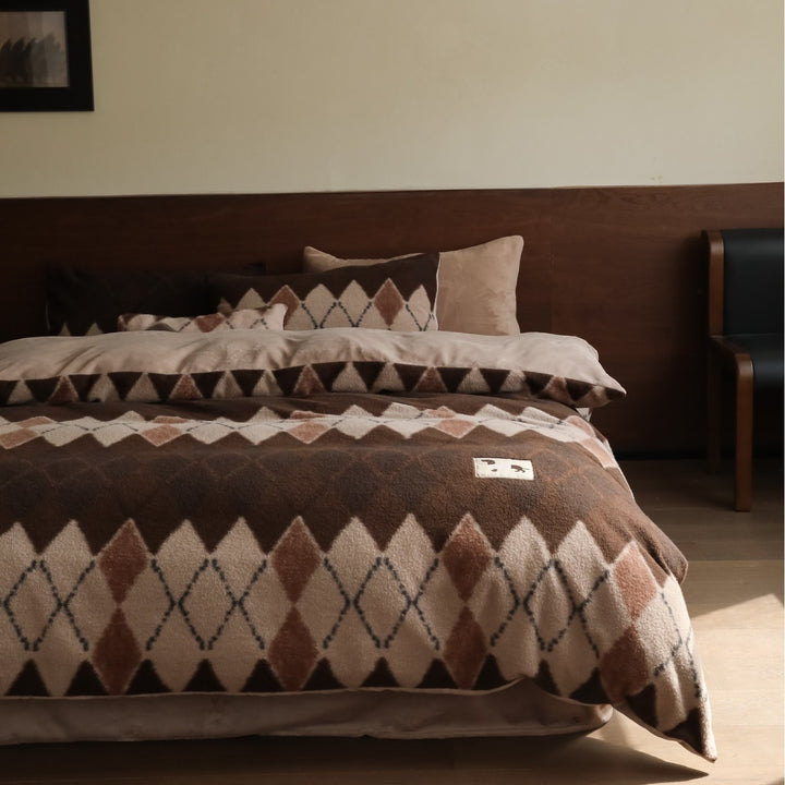Premium Microfleece-Bettgarnitur mit Rautenstruktur und wärmendem Kuschelüberwurf