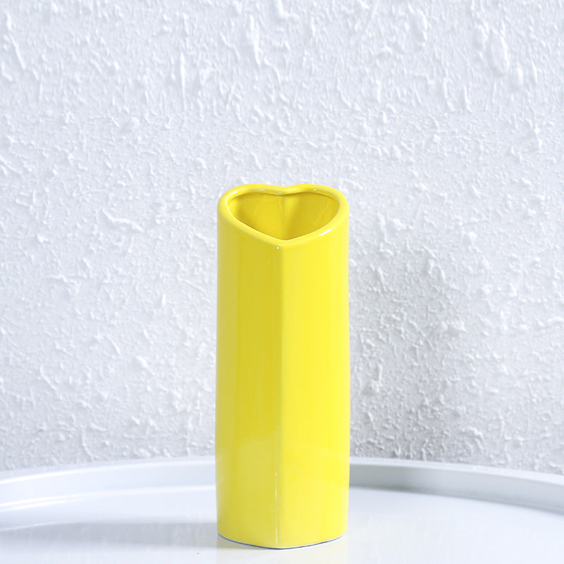 Herzförmige elegante Keramikvase Karnz