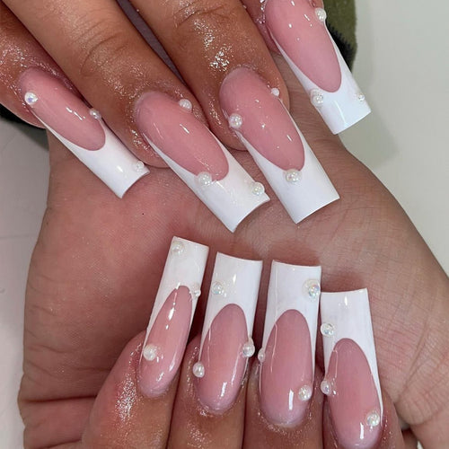 Kunstnagelset mit eleganten 3D-Perlenverzierungen Karnz