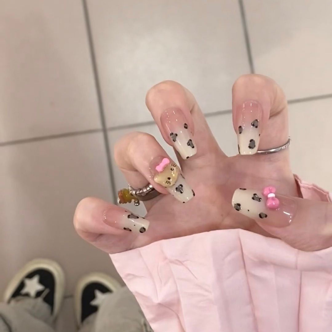 Verspielte Kunstfingernägel mit Niedlichen Tiermotiven Karnz