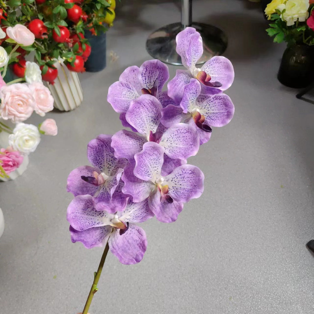 Realistische Orchideenstängel