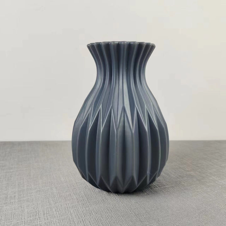 Moderne dekorative strukturierte Vase Karnz