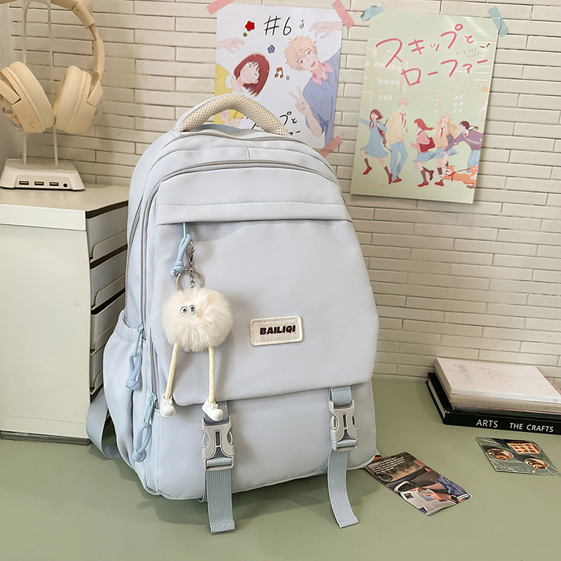Stylische Multi-Funktions-Rucksack mit dekorativen Merkmalen Karnz