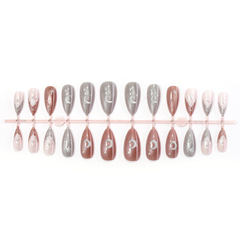 Dekoratives Press-On-Nagelset mit einzigartigen himmlischen Designs Karnz