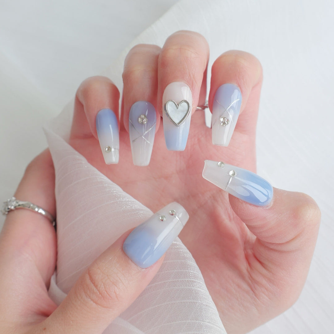 Luxus Ombré Press-On Nagelkunst Set mit Herz- und Edelsteinakzenten