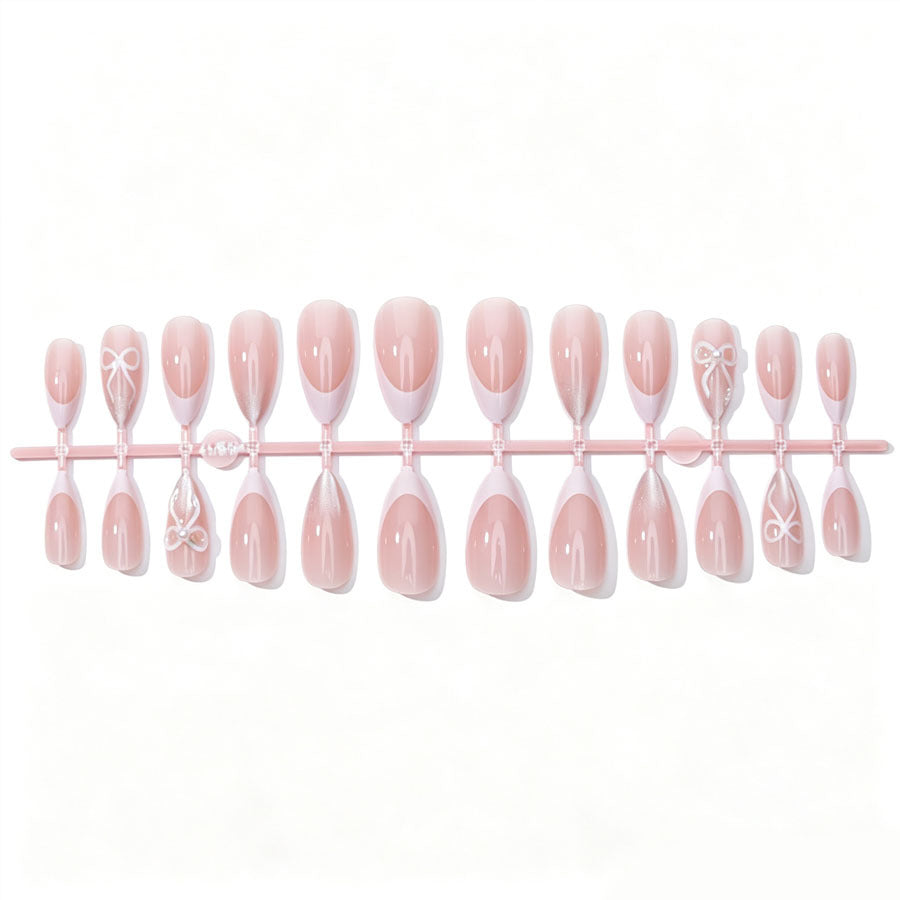 Elegantes Stiletto-Nageldesign Karnz