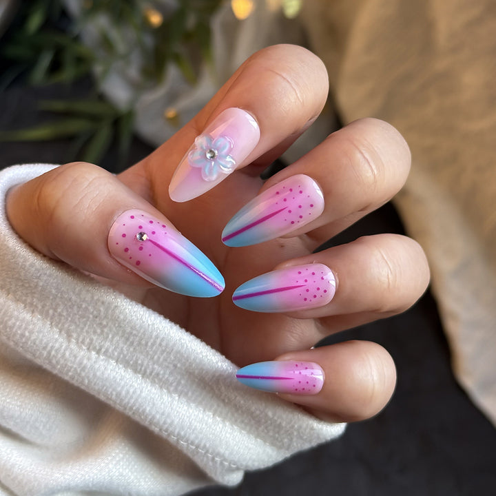 Künstlerische Floral-Beschmückte Press-On Nagelkollektion Karnz