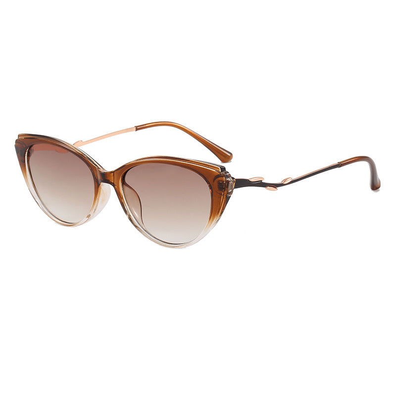 Modische Cat-Eye Brille mit Filigranem Design Karnz