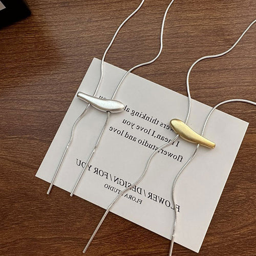 Minimalistische Halskette mit Elegantem Anhänger Karnz