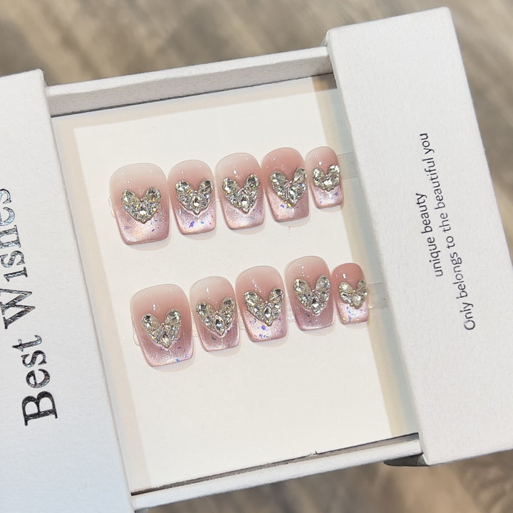 Glamouröser Herz-Akzent Press-On Nagelset Karnz
