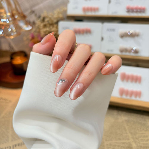 Elegantes Press-On-Nagel-Set mit Kristallakzent Karnz