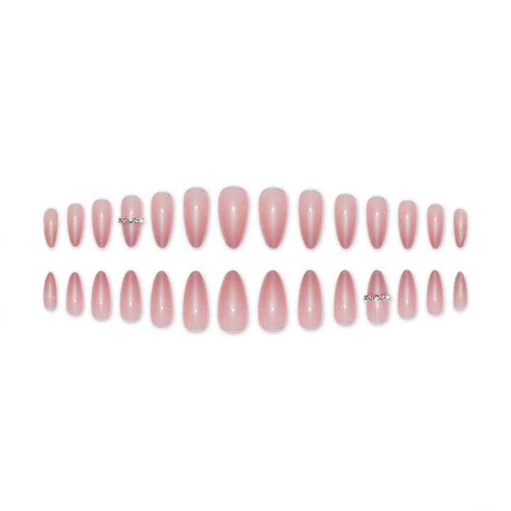 Elegantes Stiletto Press-On Nagelset Karnz