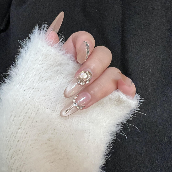 Glamouröses Nageldesign-Kit Karnz
