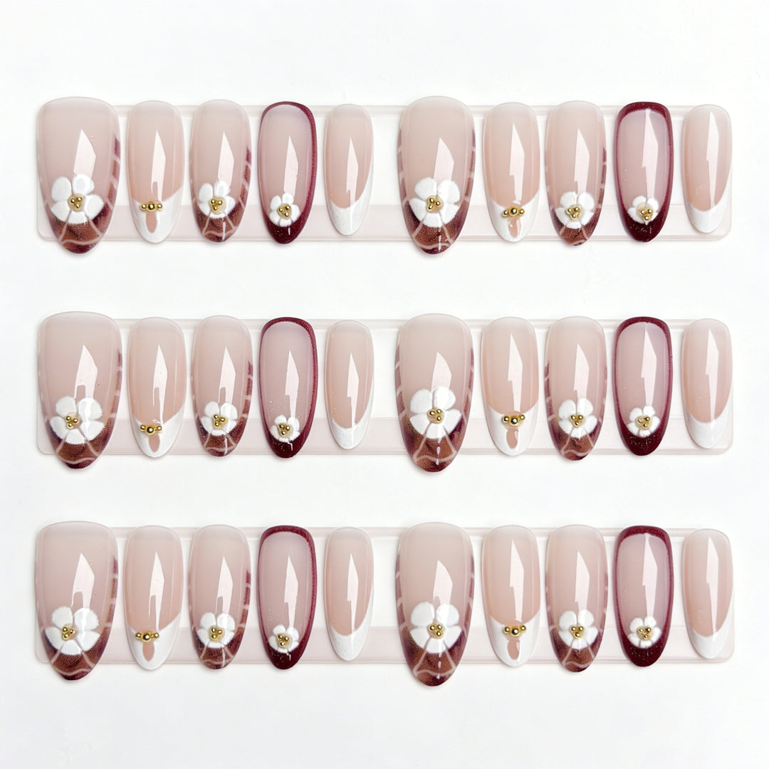 Elegante florale Design Press-On-Nagelverzierung Karnz