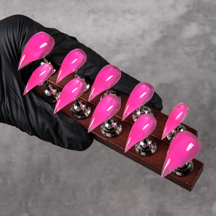Stiletto-förmige Press-On-Nagel-Set mit glänzender Oberfläche
