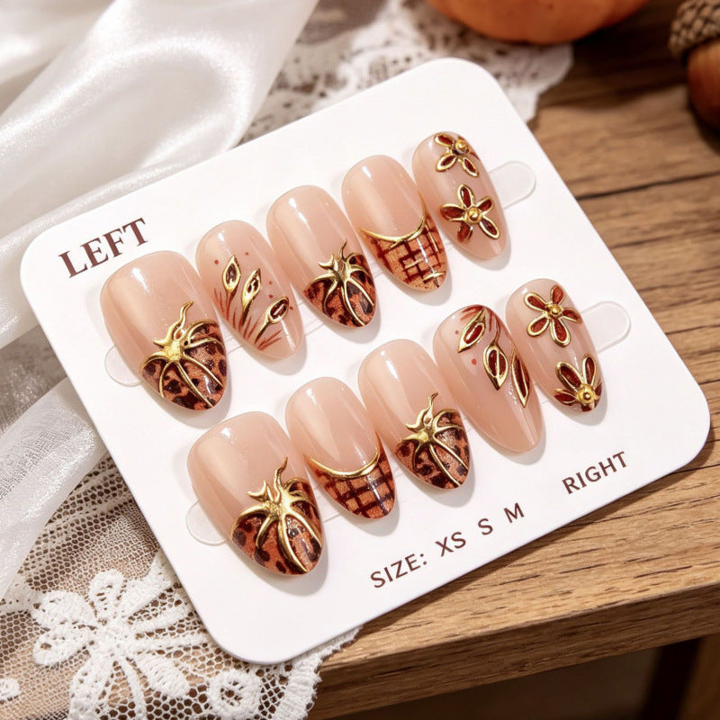 Künstlerisches florales Press-On-Nageldesign