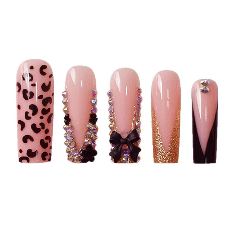 Glamouröses Press-On Nagelkunstset mit Strass- und Leopardenakzenten Karnz