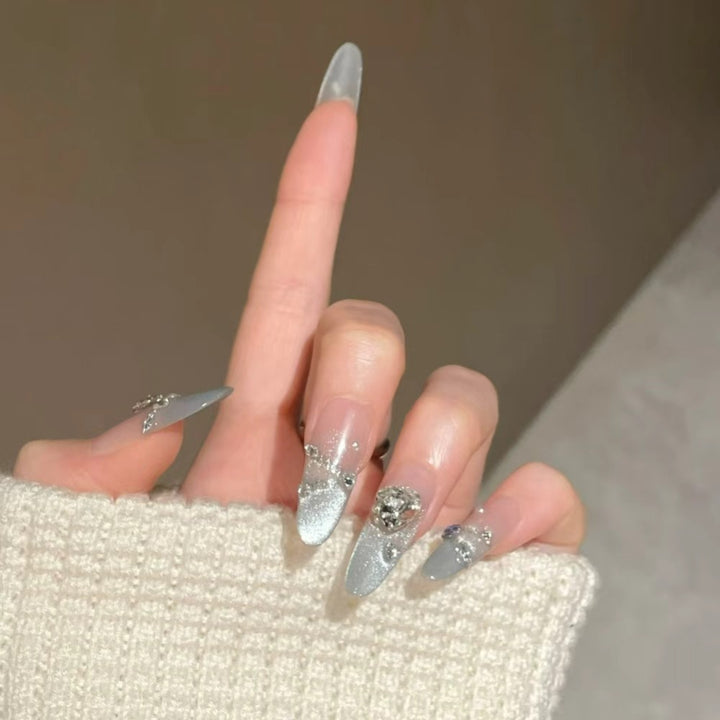 Glamouröse Nagelspitzen Karnz