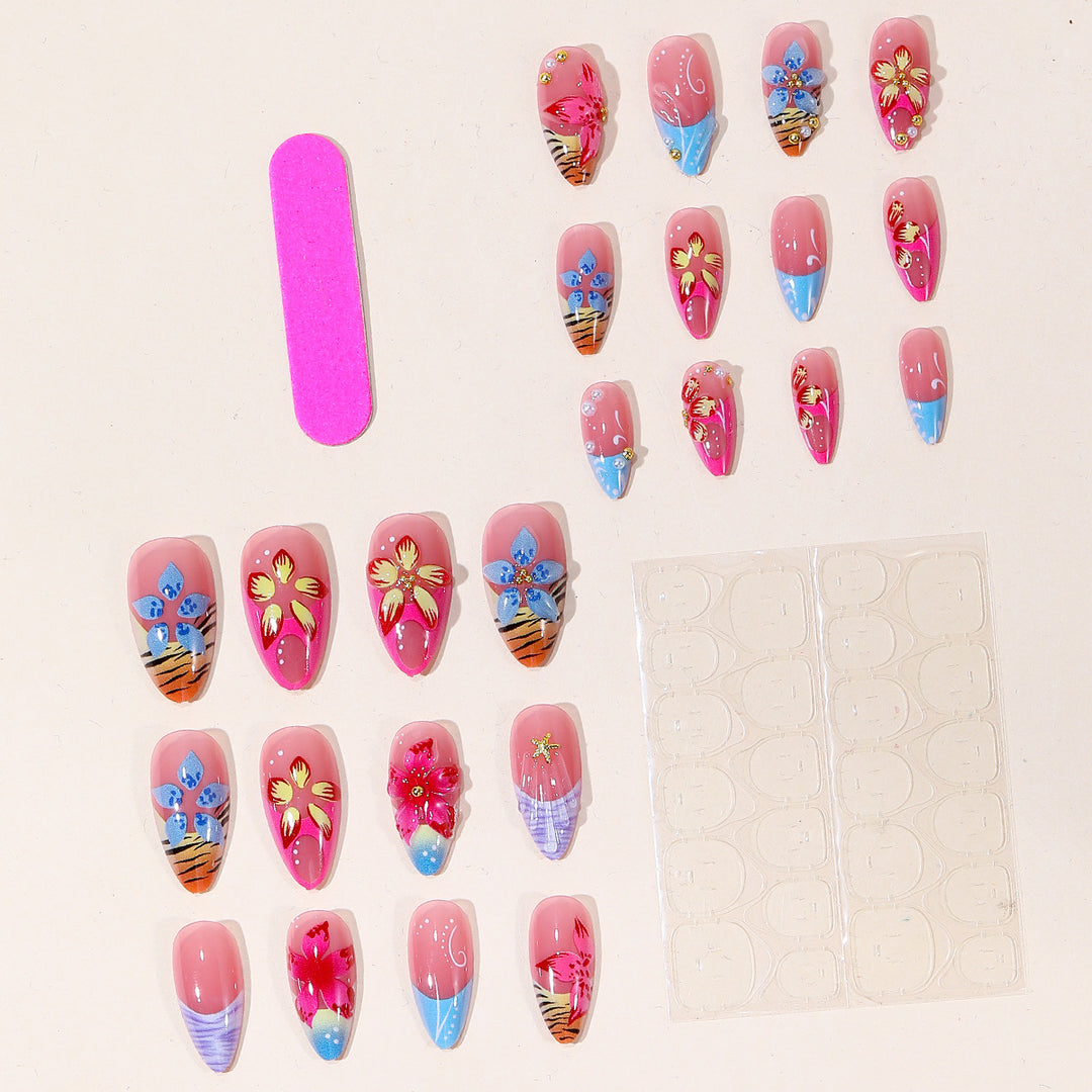 Künstlerische 3D Blumen Nagelerweiterungen Karnz